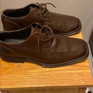 Kenneth Cole brown dress shoes